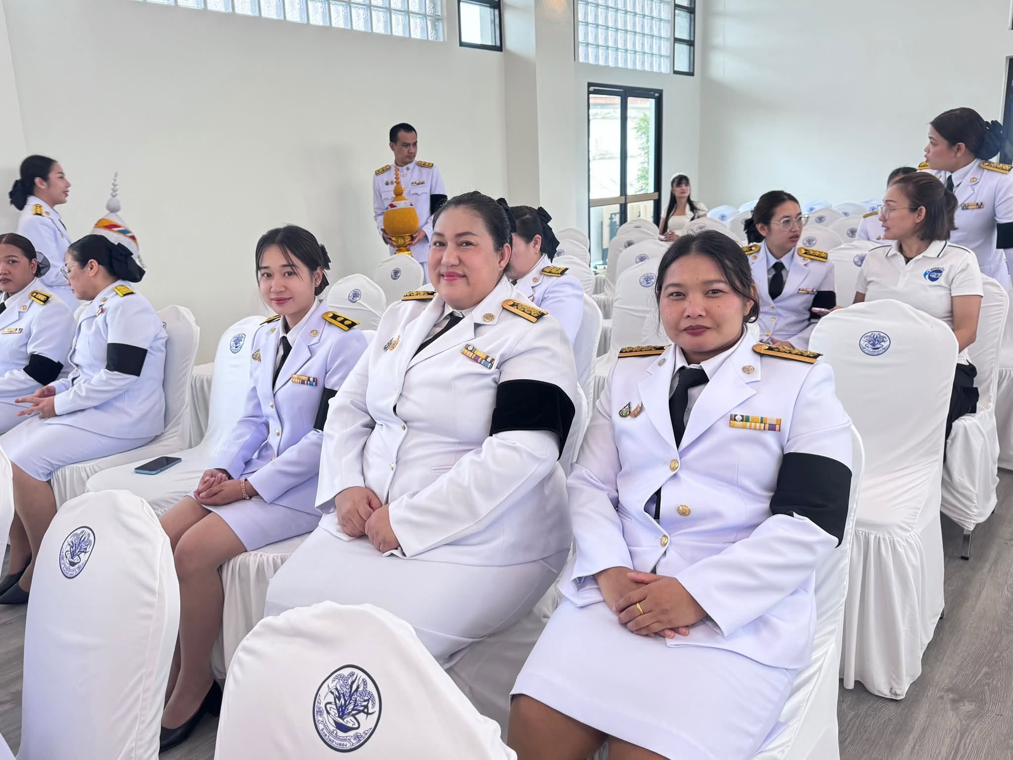 title - ส.ป.ก.อ่างทอง ร่วมพิธีถวายเครื่องราชสักการะและวางพานพุ่ม และพิธีจุดเทียนชัยถวายพระพรชัยมงคล กิจกรรมเฉลิมพระเกียรติพระบาทสมเด็จพระเจ้าอยู่หัว เนื่องในโอกาสวันเฉลิมพระชนมพรรษา 28 กรกฎาคม 2569 